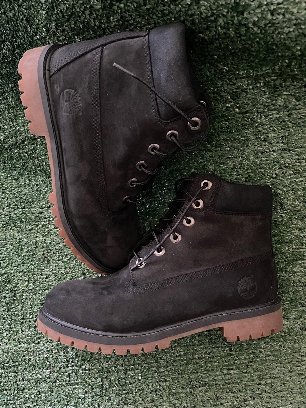 Timberland Premium 6 in
Waterproof Boot Black Nubuck Women’s size 5.5